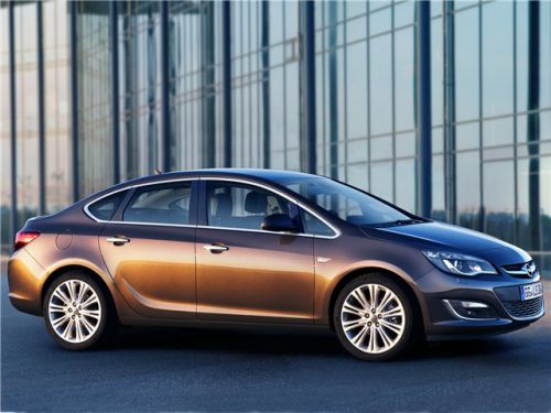 Новый Opel Astra седан. Стиль и престиж